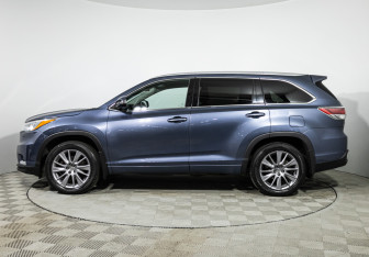 Подержанный автомобиль Toyota Highlander 2014 года (8 фото)