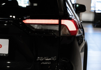 Новый Toyota RAV4 2025 (14 фото)