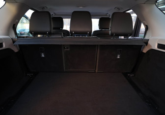 Подержанный автомобиль Land Rover Discovery 2018 года (26 фото)