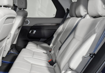 Подержанный автомобиль Land Rover Discovery 2017 года (13 фото)