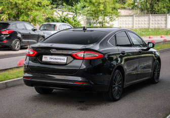 Подержанный автомобиль Ford Mondeo Sedan 2018 года (6 фото)