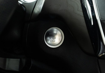 Подержанный автомобиль Mercedes-Benz GLE 2016 года (20 фото)