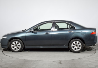 Подержанный автомобиль Honda Accord Sedan 2006 года (8 фото)
