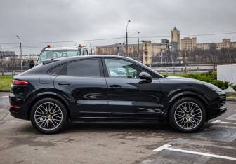 Подержанный автомобиль Porsche Cayenne 2019 года (5 фото)