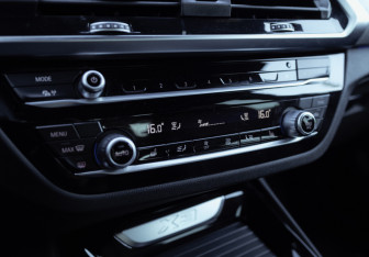Подержанный автомобиль BMW X3 2018 года (28 фото)