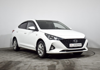 Подержанный автомобиль Hyundai Solaris Sedan 2021 года (3 фото)