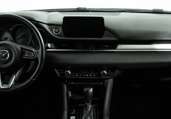 Подержанный автомобиль Mazda 6 Sedan 2018 года (14 фото)