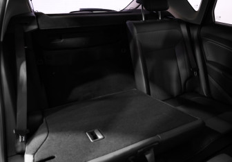 Подержанный автомобиль Opel Astra Hatchback 2011 года (21 фото)