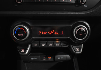 Подержанный автомобиль Kia Rio Sedan 2019 года (15 фото)