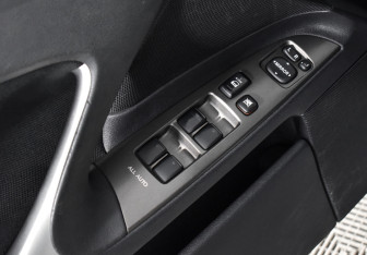 Подержанный автомобиль Lexus IS Sedan 2008 года (10 фото)