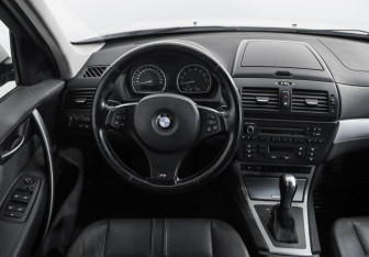 Подержанный автомобиль BMW X3 2009 года (11 фото)