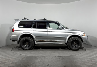 Подержанный автомобиль Mitsubishi Pajero Sport 2008 года (4 фото)