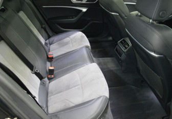 Подержанный автомобиль Audi A6 Sedan 2024 года (13 фото)
