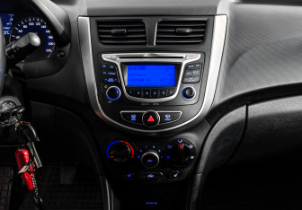 Подержанный автомобиль Hyundai Solaris Hatchback 2014 года (16 фото)