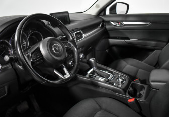 Подержанный автомобиль Mazda CX-5 2017 года (9 фото)