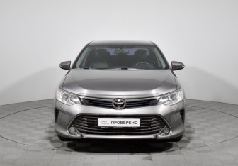 Подержанный автомобиль Toyota Camry Sedan 2016 года (2 фото)