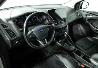 Подержанный автомобиль Ford Focus Sedan 2016 года (11 фото)
