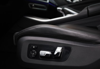 Подержанный автомобиль BMW X5 2019 года (26 фото)