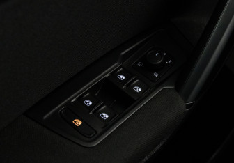 Подержанный автомобиль Volkswagen Tiguan 2021 года (27 фото)