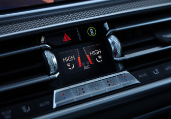 Подержанный автомобиль BMW X5 2019 года (18 фото)