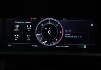 Подержанный автомобиль Land Rover Discovery 2019 года (20 фото)