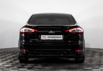 Подержанный автомобиль Ford Mondeo Sedan 2013 года (7 фото)