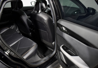 Подержанный автомобиль Changan UNI-V 2023 года (12 фото)