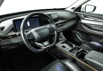 Подержанный автомобиль Exeed LX 2023 года (11 фото)