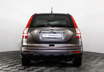Подержанный автомобиль Honda CR-V 2011 года (6 фото)