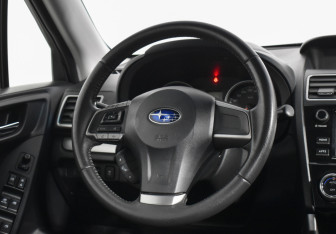 Подержанный автомобиль Subaru Forester Suv 2015 года (14 фото)