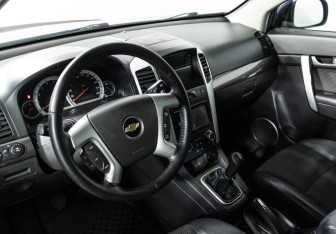 Подержанный автомобиль Chevrolet Captiva 2007 года (11 фото)