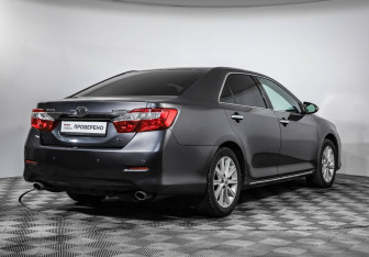 Подержанный автомобиль Toyota Camry Sedan 2013 года (6 фото)