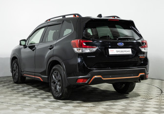 Подержанный автомобиль Subaru Forester Suv 2018 года (7 фото)
