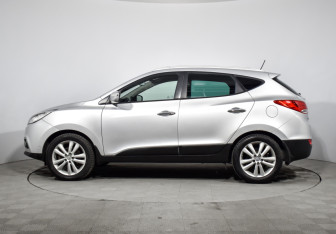 Подержанный автомобиль Hyundai ix35 2011 года (8 фото)