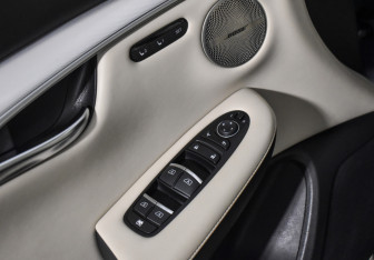 Подержанный автомобиль Infiniti QX50 2019 года (10 фото)