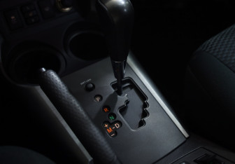 Подержанный автомобиль Toyota RAV4 2011 года (16 фото)