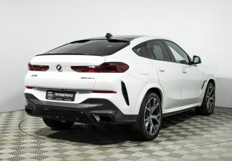 Подержанный автомобиль BMW X6 2021 года (5 фото)