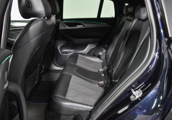 Подержанный автомобиль BMW X4 2018 года (11 фото)