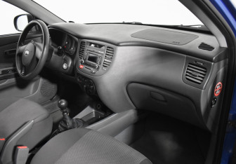 Подержанный автомобиль Kia Rio Hatchback 2010 года (12 фото)