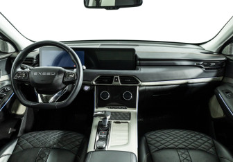 Подержанный автомобиль Exeed TXL 2023 года (13 фото)