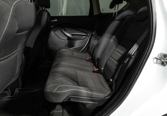 Подержанный автомобиль Ford Kuga 2014 года (10 фото)