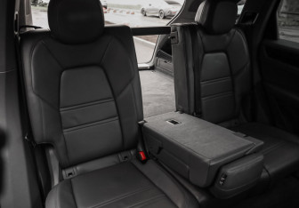 Подержанный автомобиль Porsche Cayenne 2020 года (31 фото)