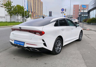 Подержанный автомобиль Kia K5 2020 года (4 фото)