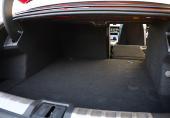 Подержанный автомобиль Porsche Taycan 2021 года (38 фото)