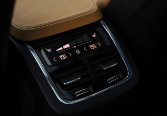 Подержанный автомобиль Volvo XC90 2020 года (23 фото)