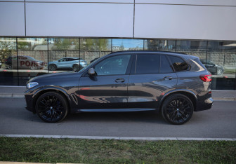 Подержанный автомобиль BMW X5 2020 года (7 фото)
