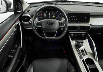 Подержанный автомобиль Geely Coolray 2022 года (11 фото)