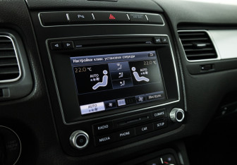 Подержанный автомобиль Volkswagen Touareg 2015 года (14 фото)