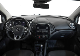 Подержанный автомобиль Renault Kaptur 2021 года (10 фото)