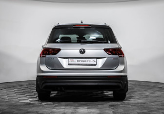 Подержанный автомобиль Volkswagen Tiguan 2019 года (6 фото)